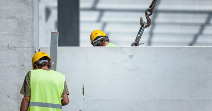 wsp--lne-decyzje-w-zarz--dzaniu-budynkami-wielorod-auto-3458